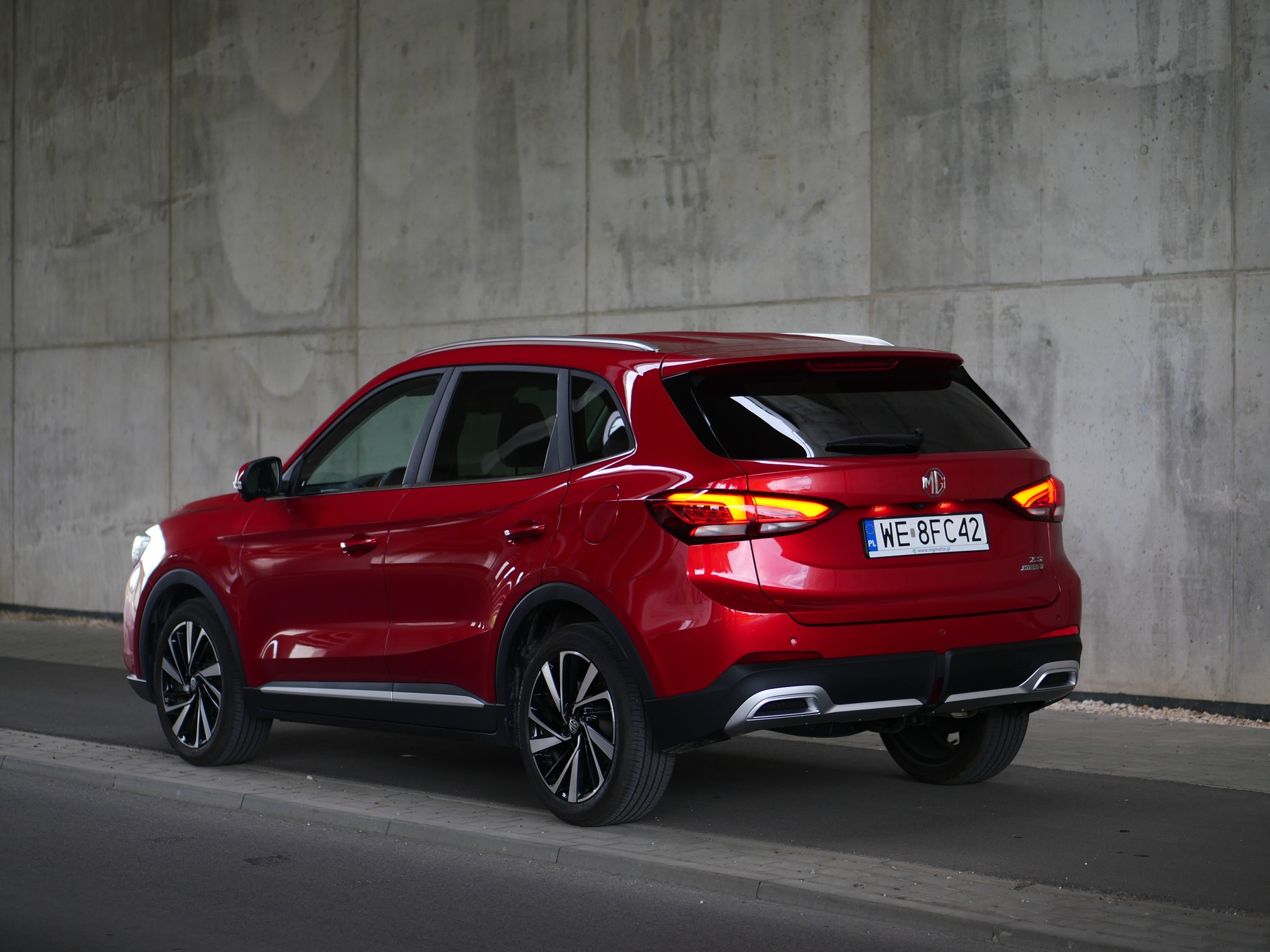 MG ZS Hybrid +