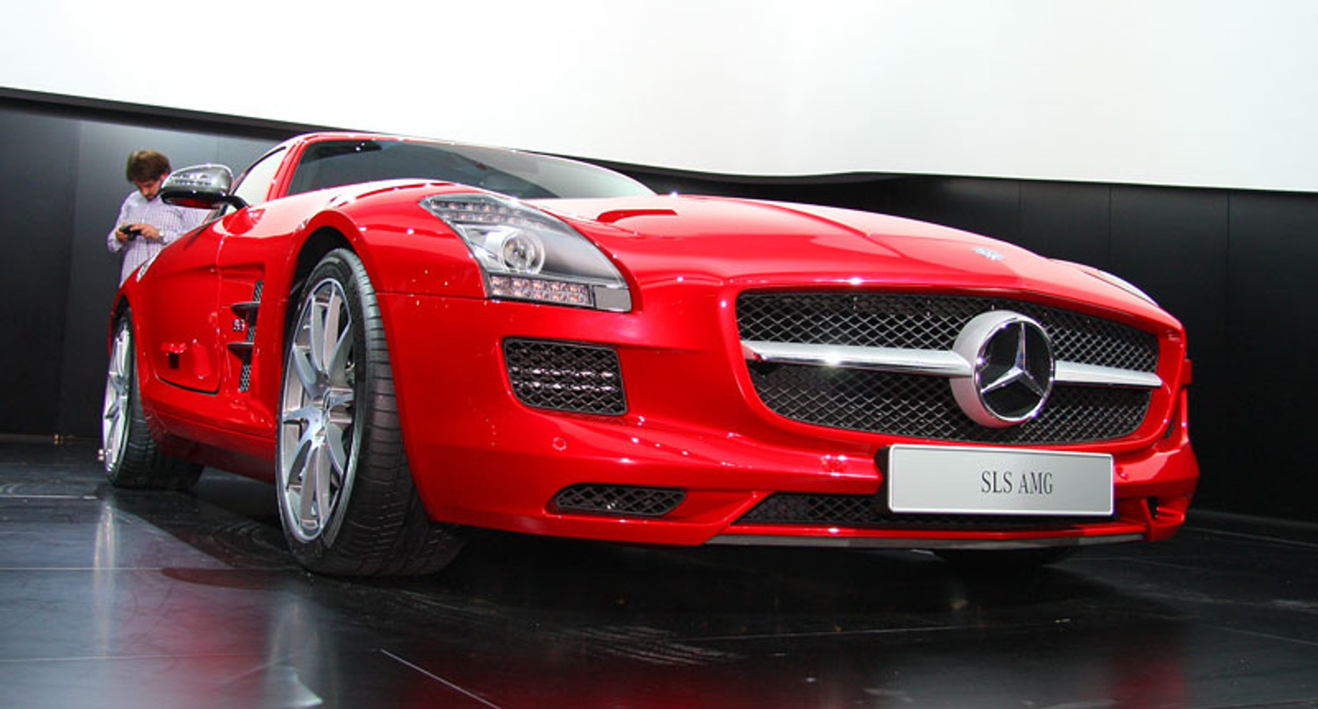 IAA Frankfurt 2009: Mercedes-Benz SLS AMG – Gullwing XXI wieku, pierwsze wrażenia