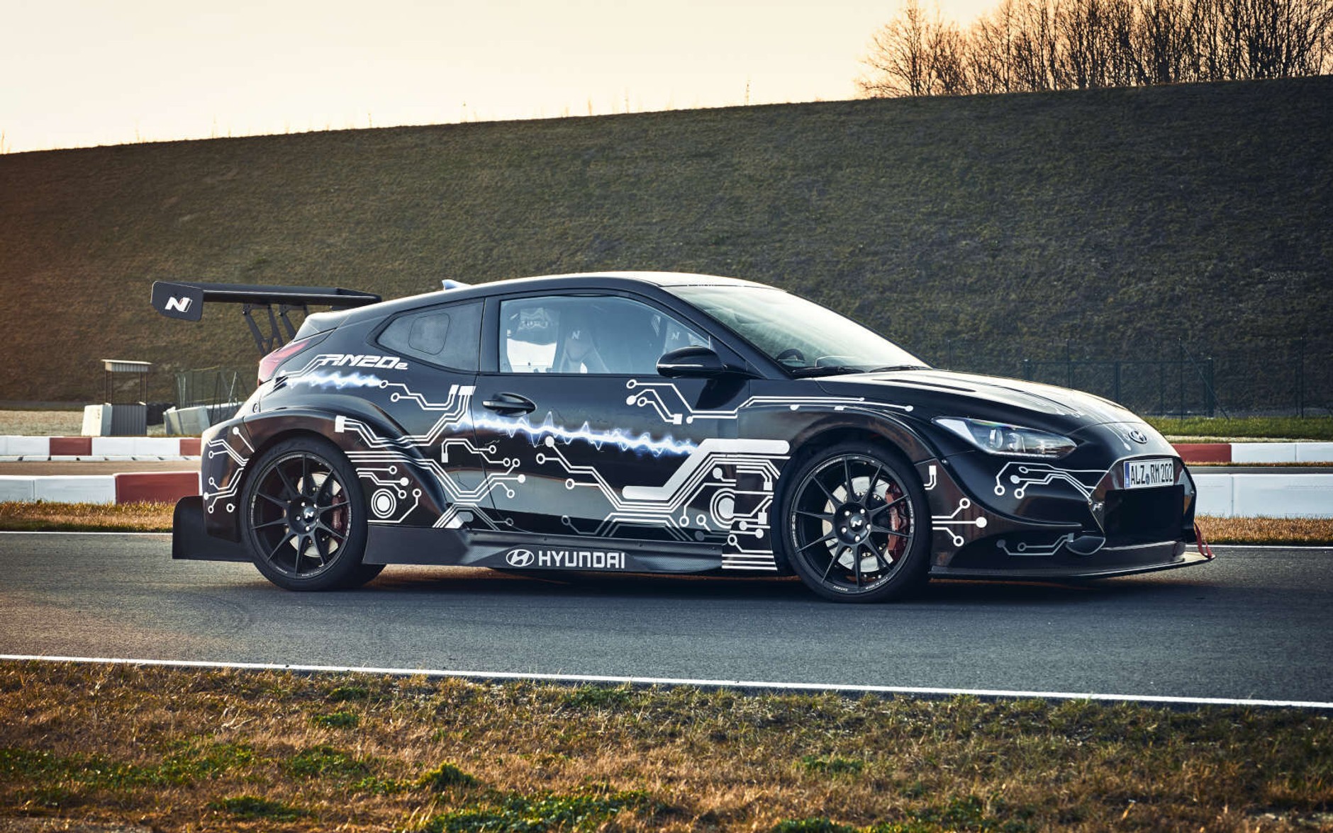 Hyundai RM20e Racing Midship