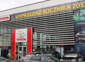 Toyota rozpoczęła wyprzedaż rocznika 2017