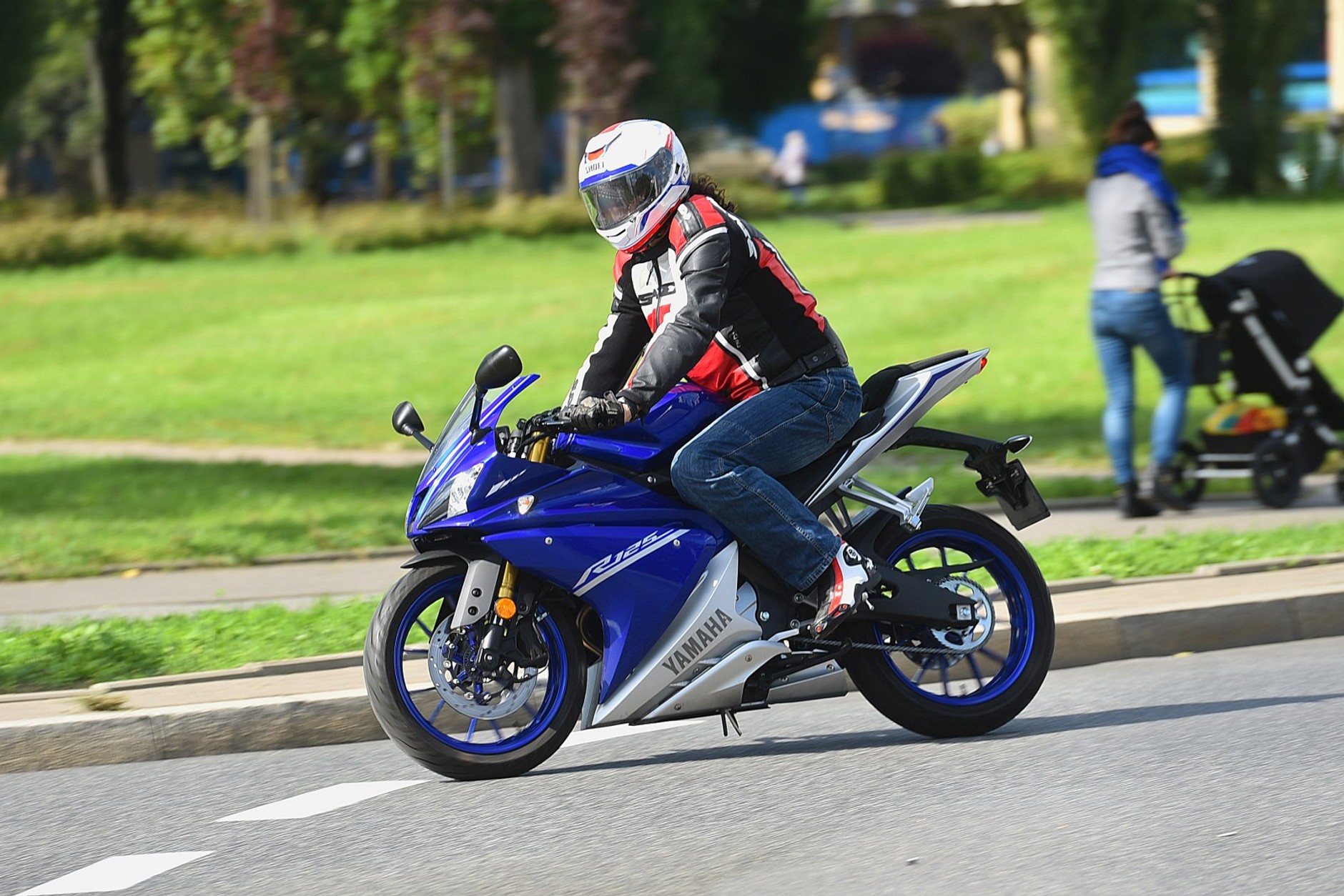 Yamaha YZF-125 2017 w jeździe