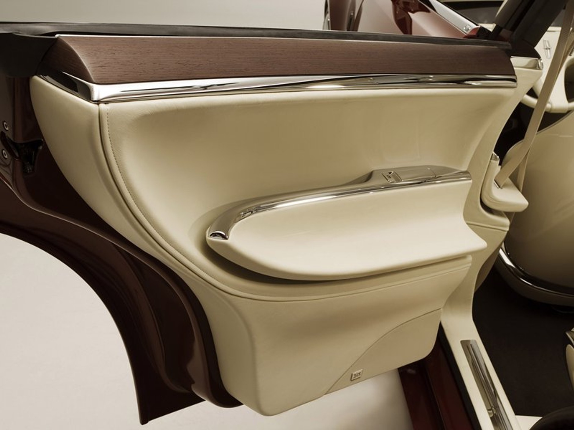 Lincoln MKR – kamień milowy