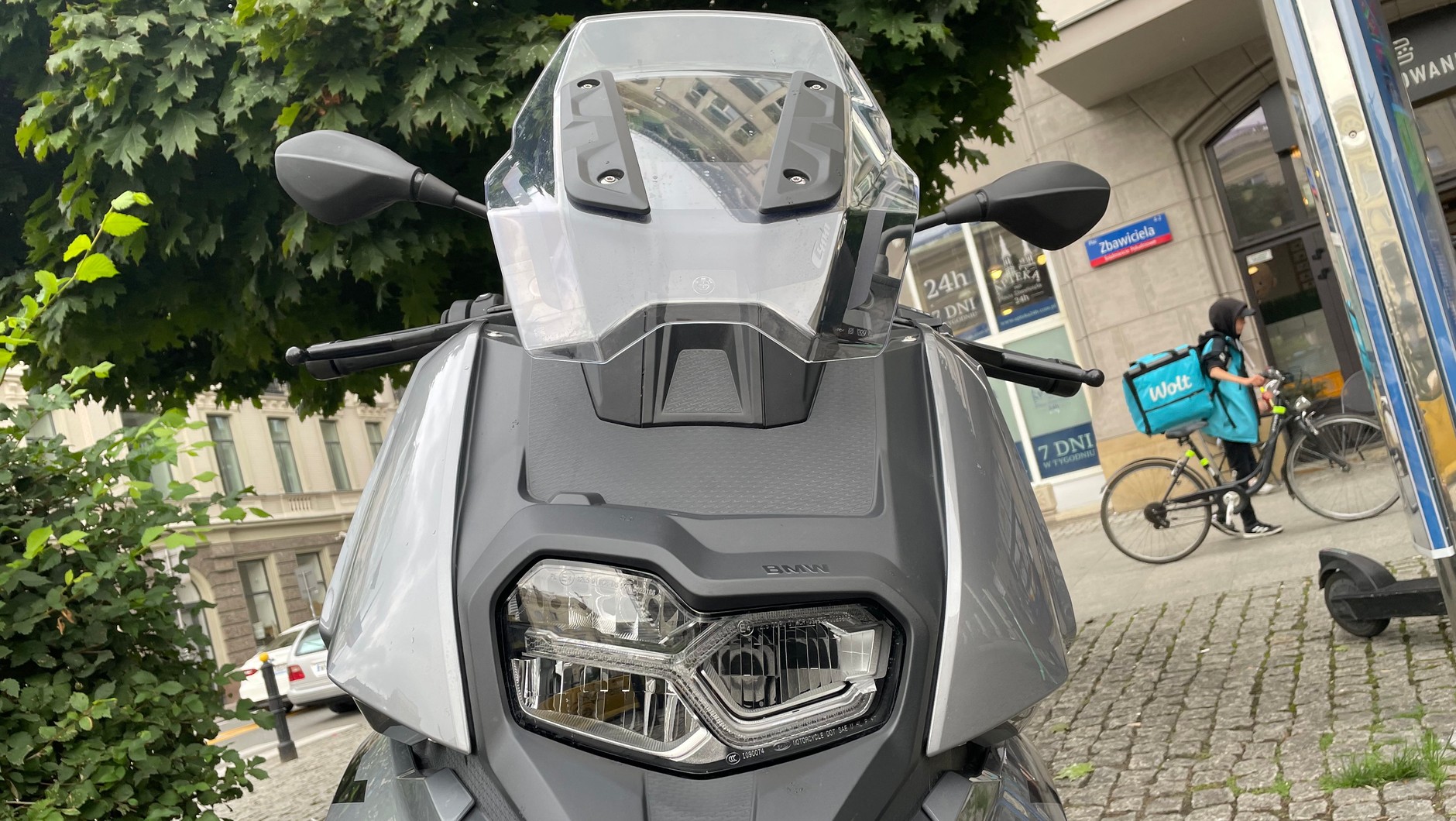 Elektryczny czy "normalny"? Sprawdziłem skutery BMW C 400 X i BMW CE 04
