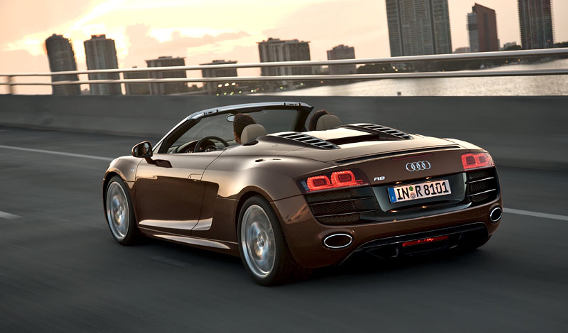 Audi R8 Spyder: V10 quattro inaczej
