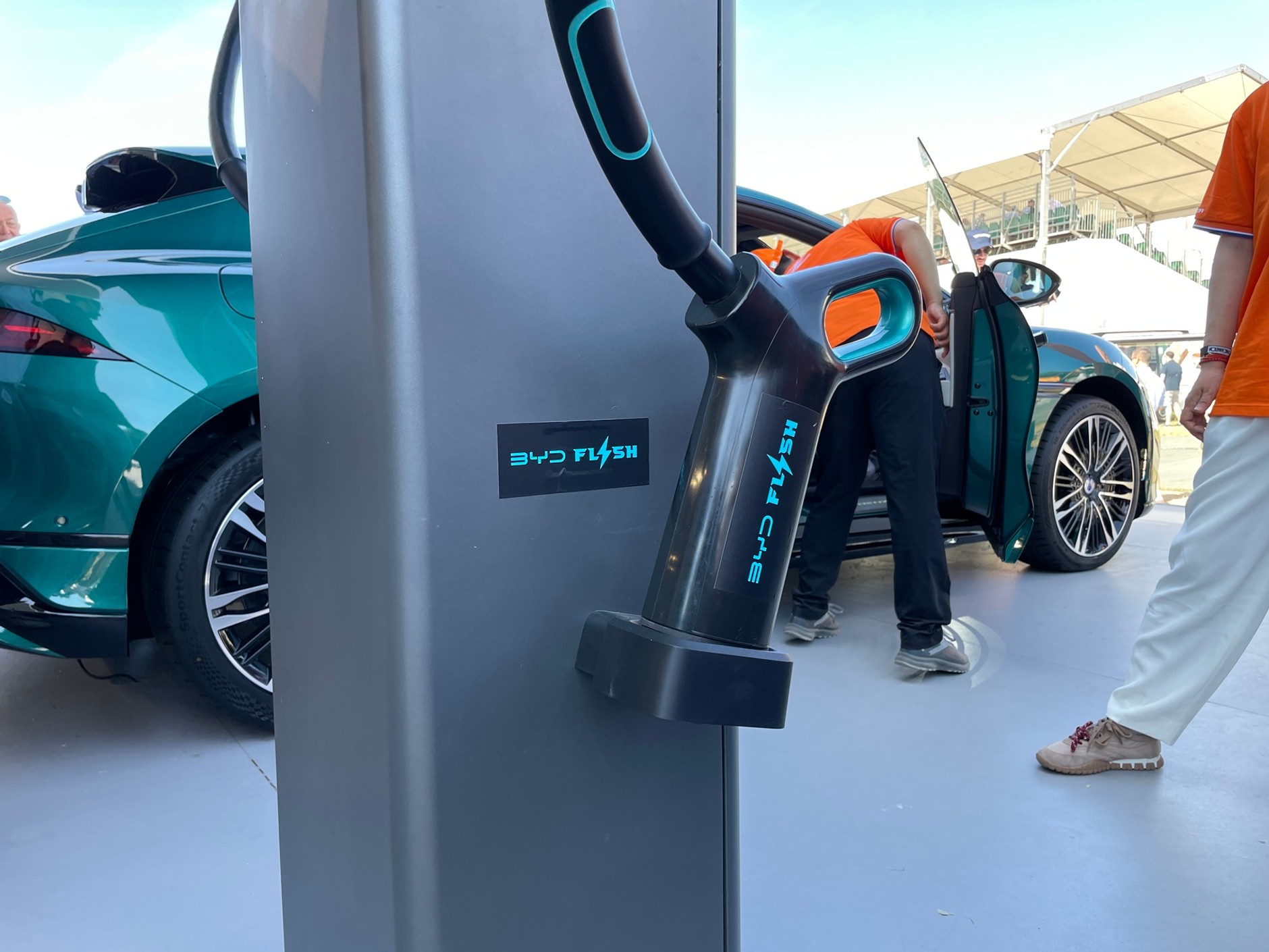 Ładowarka Flash Charging koncernu BYD