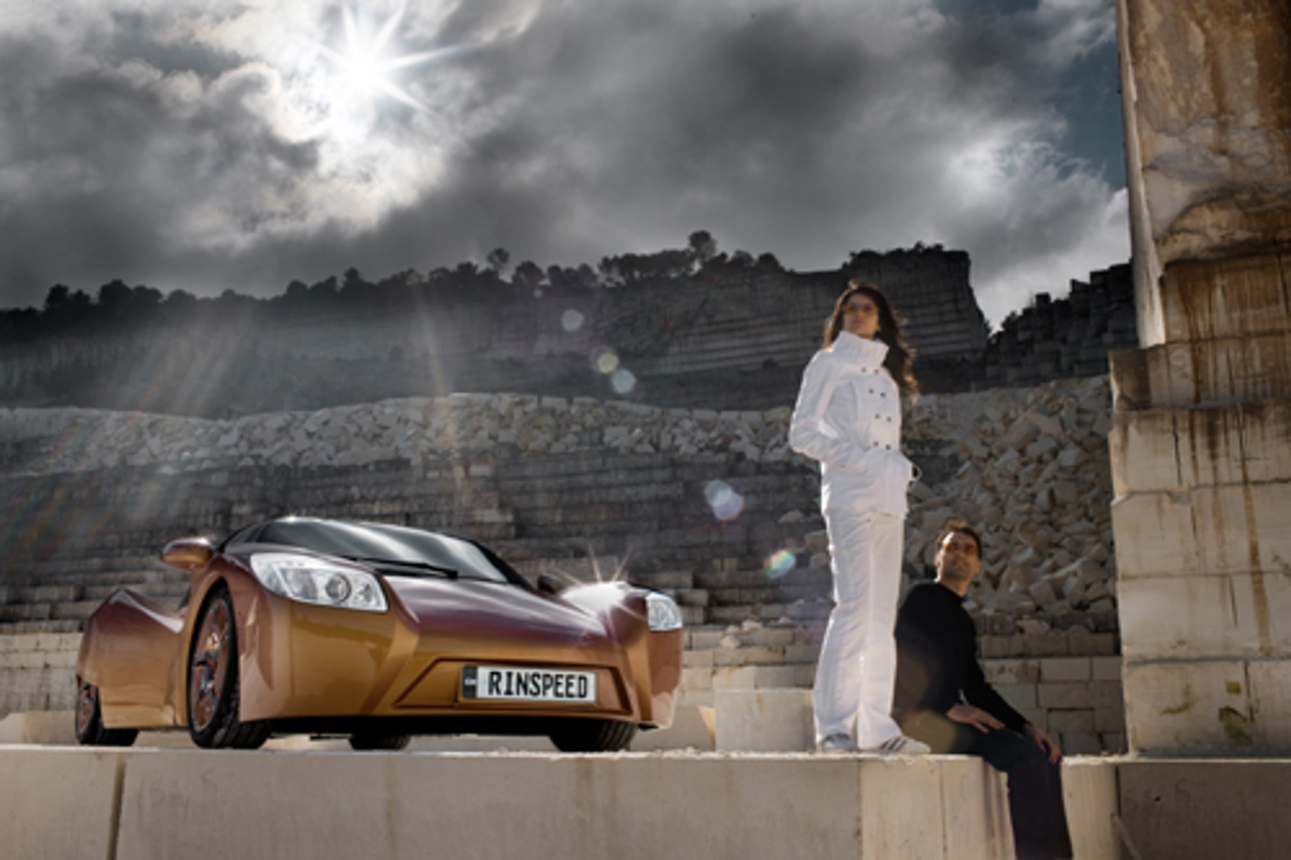 Rinspeed ichange to prawdziwy kameleon