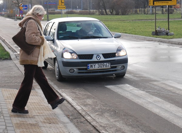 Pierwszeństwo dla pieszych nie tylko na pasach. Jest nowy projekt ustawy