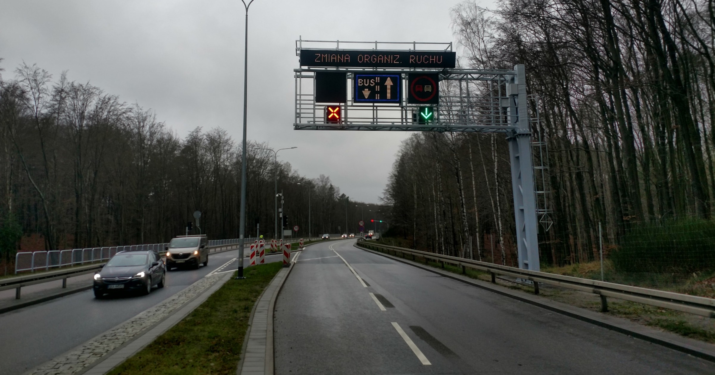 W Gdyni autobusy pojada pod prąd – to pierwszy kontrapas w Polsce