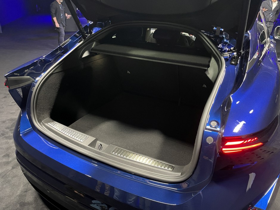 Alpine A390
