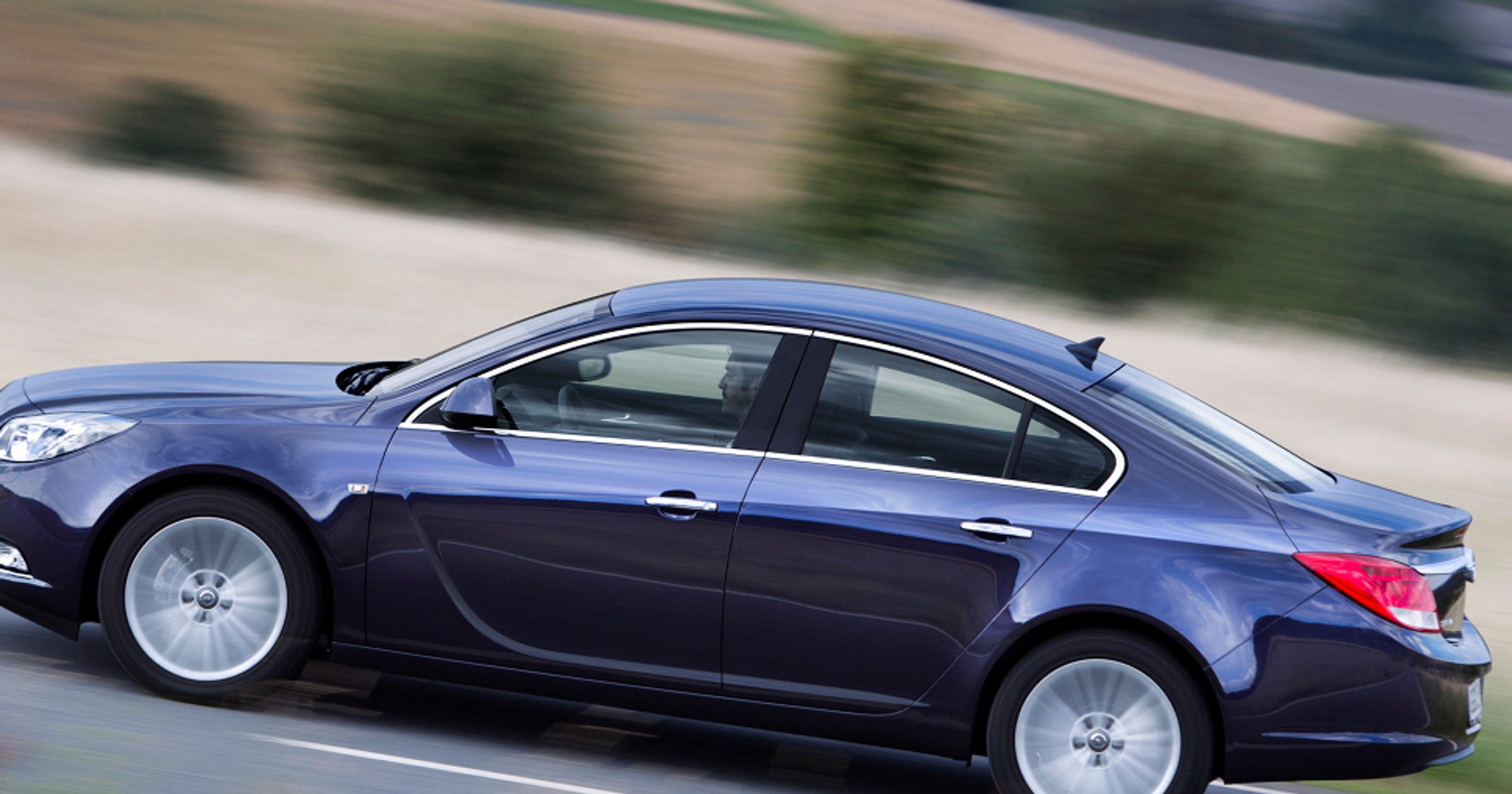 Podwójnie doładowany Opel Insignia