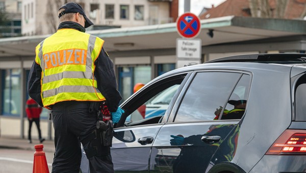 Dostałeś mandat za granicą? Polscy kierowcy już nie są bezkarni