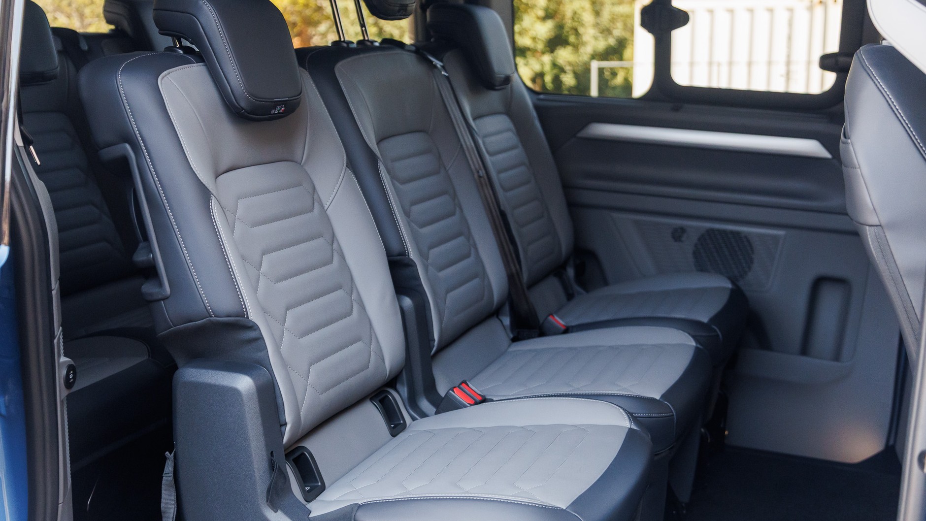 Volkswagen Caravelle T7 EV