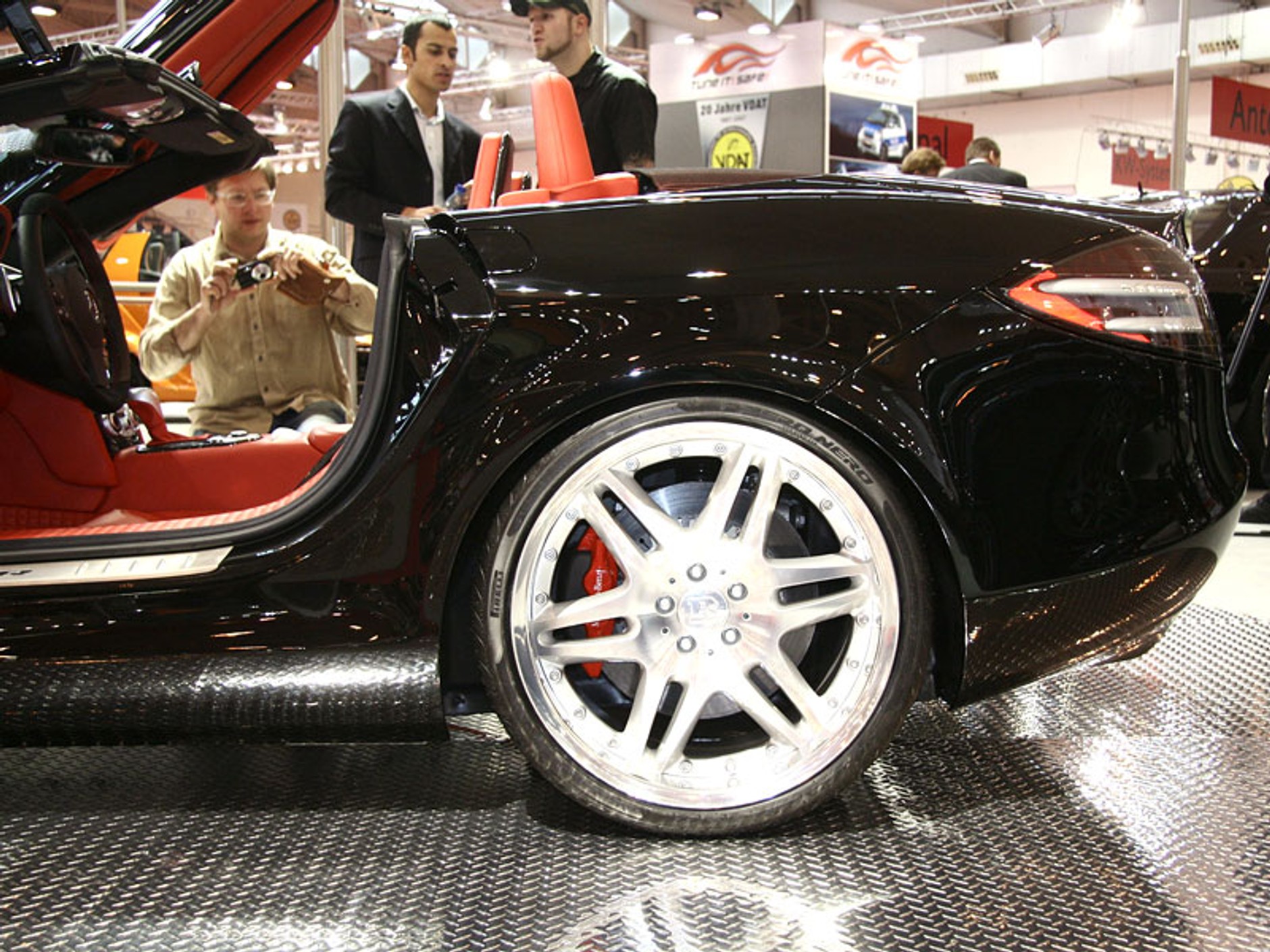 Essen Motor Show 2007: Spoilery, bajery, kilowaty (fotogaleria 4)