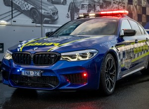 Polska policja chwali się BMW... Zobacz czym jeździ australijska!