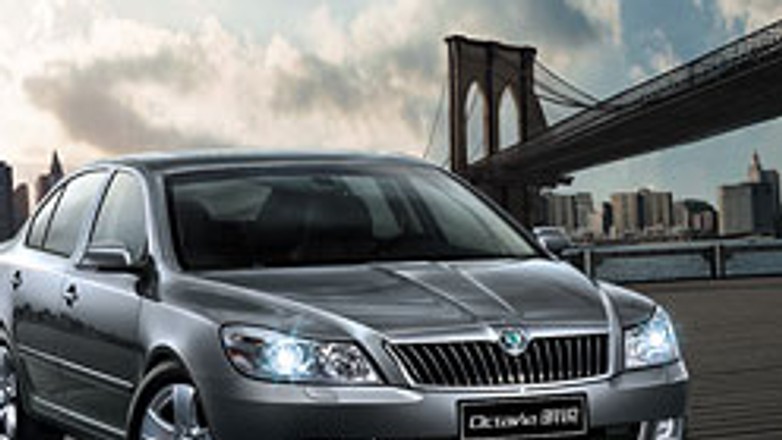 Pekin 2010: Škoda Octavia w Chinach - diody z tyłu, drewno w środku i zmodyfikowane silniki