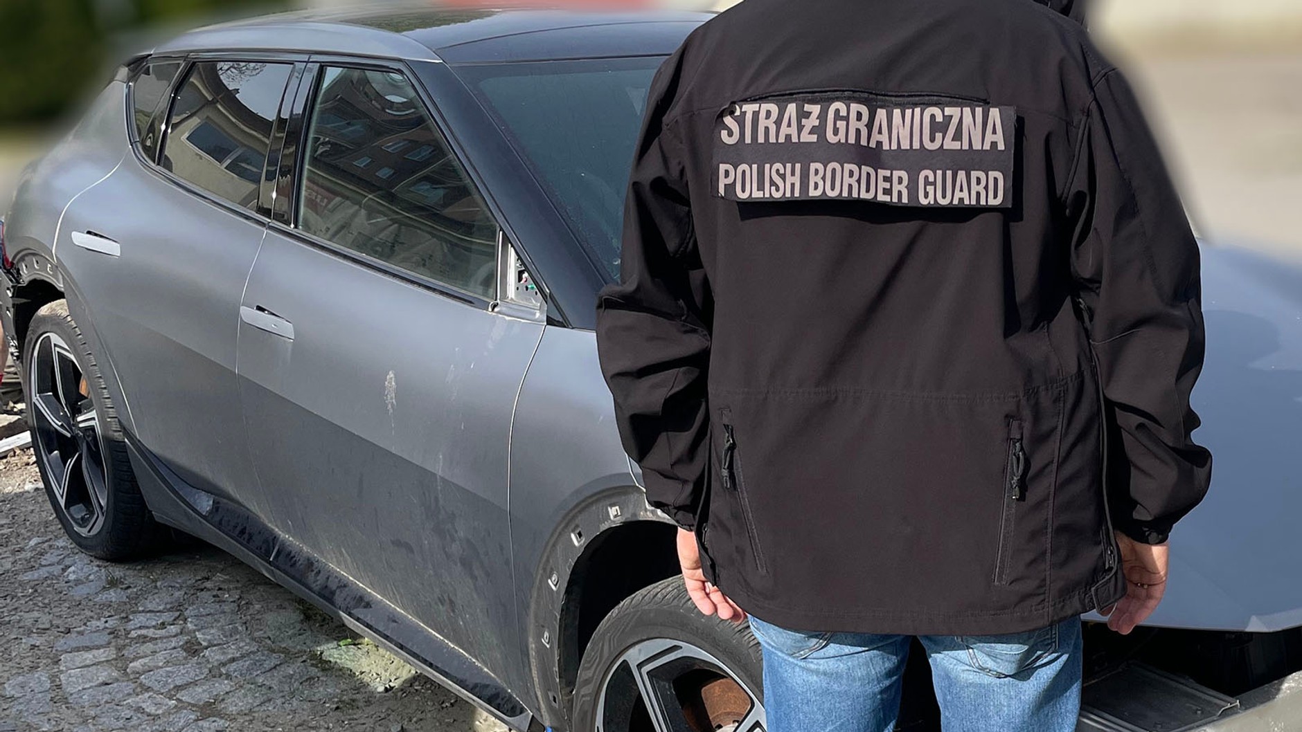 Częściowo zdemontowana Kia EV6 GT pochodząca z kradzieży