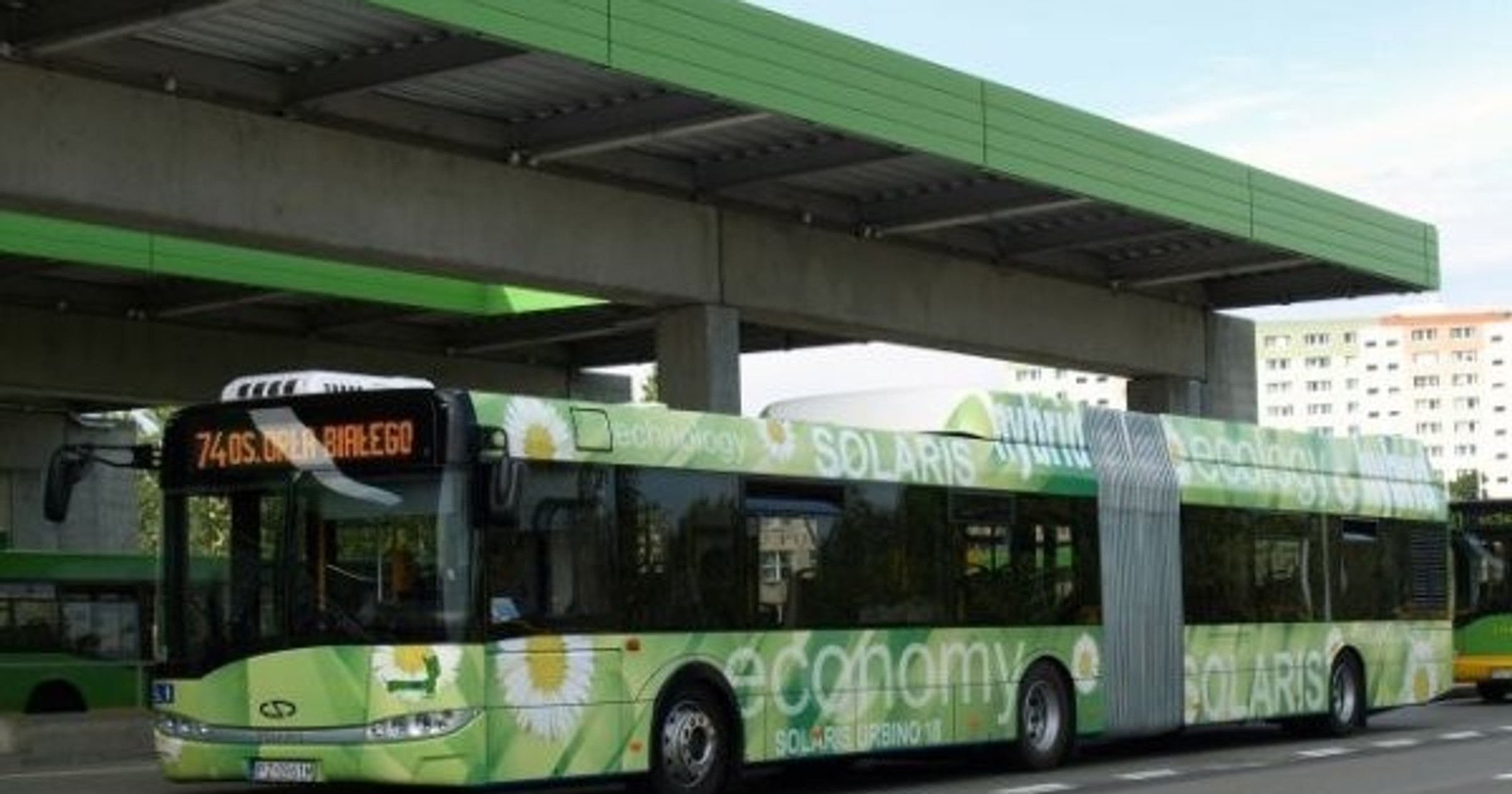 Hybrydowy autobus w Warszawie