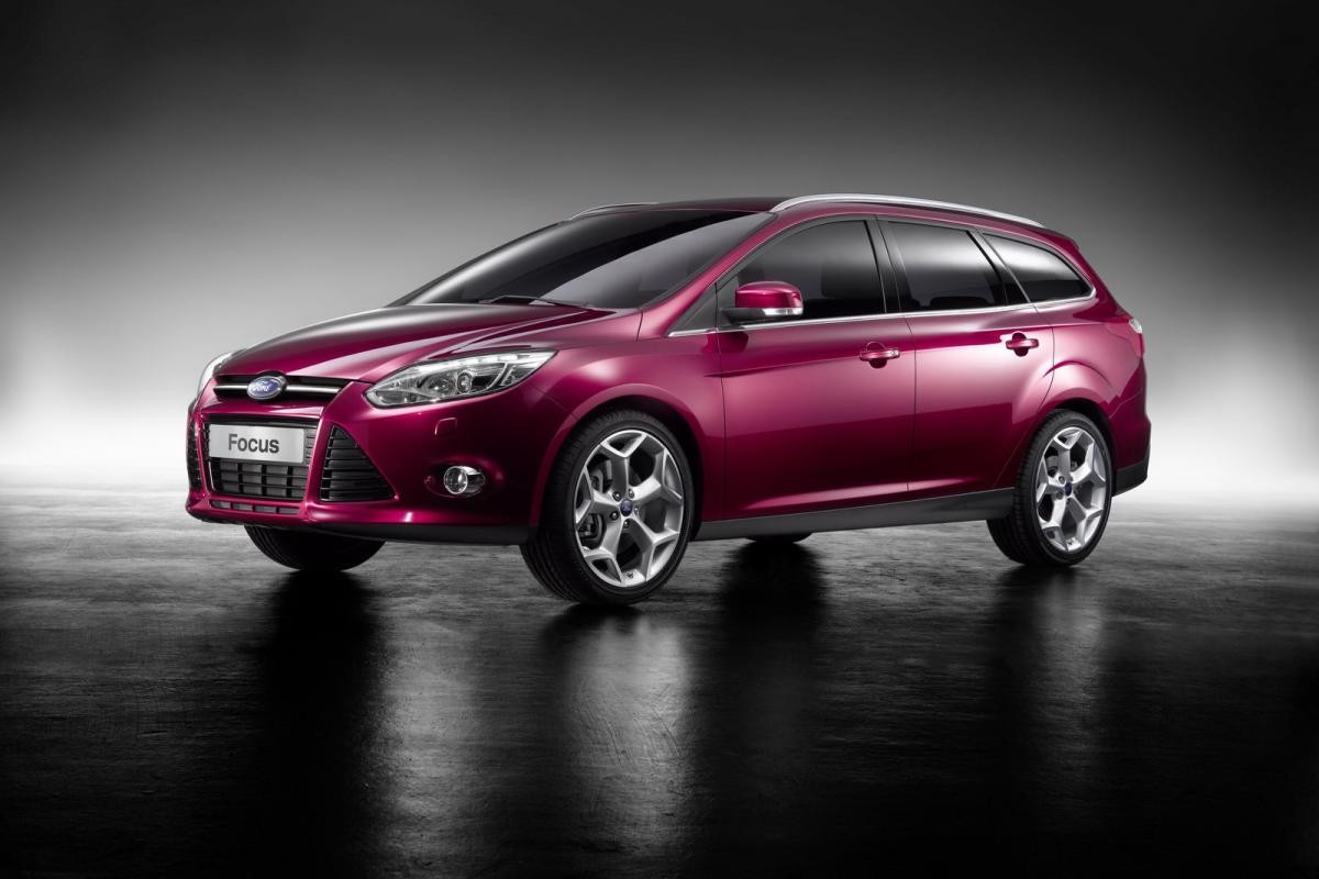 Genewa 2010: Ford Focus - światowa premiera modelu kombi, europejska modelu pięciodrzwiowego (galeria)