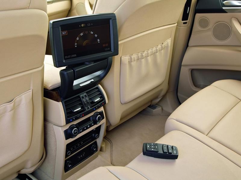 Nowe BMW X5: oficjalne zdjęcia i kompletne informacje