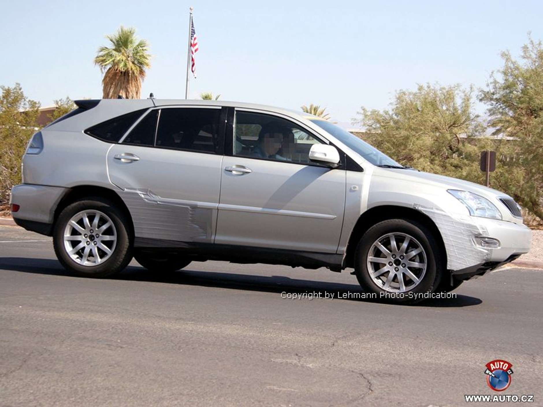 Zdjęcia szpiegowskie: Nowy Lexus RX 350 w roku 2009