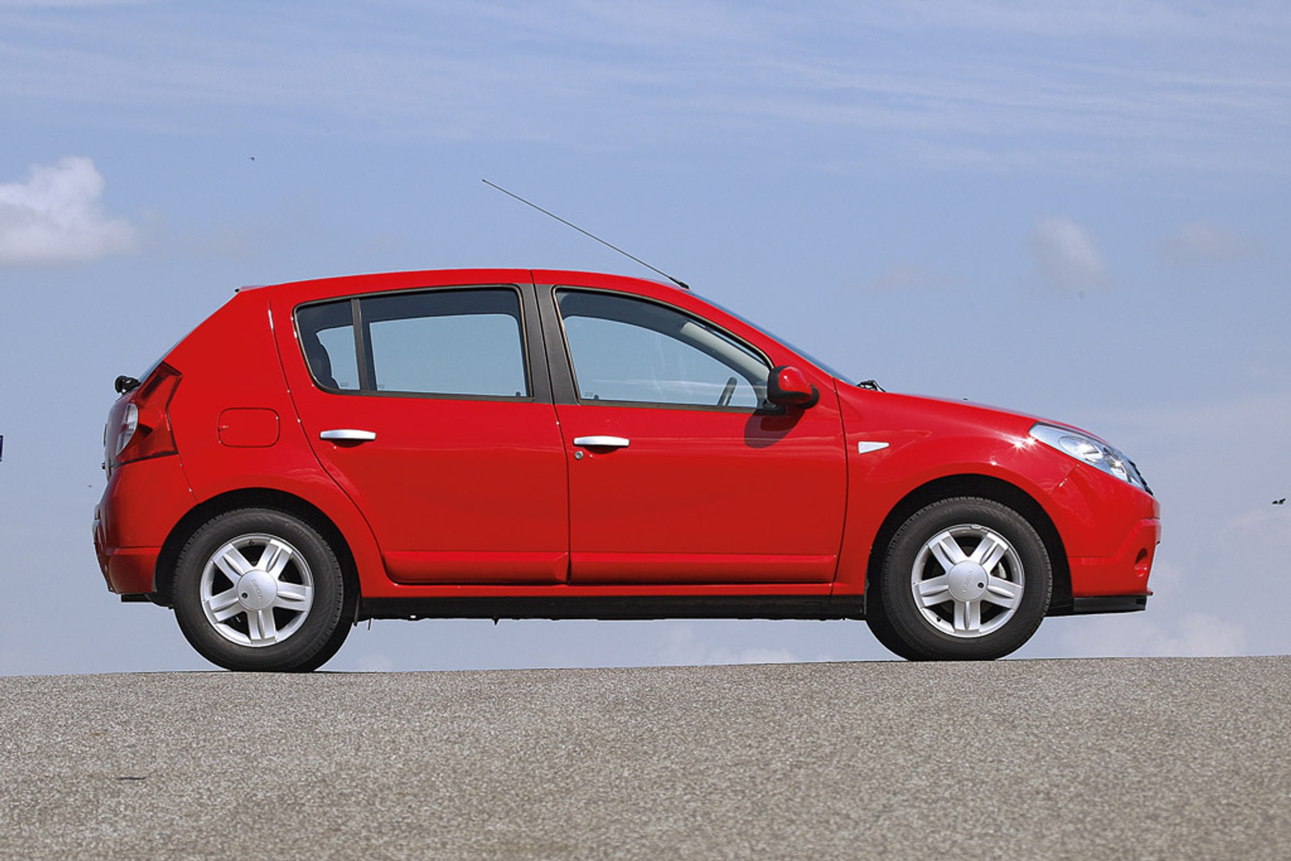 Które auto ma największy rozstaw osi?