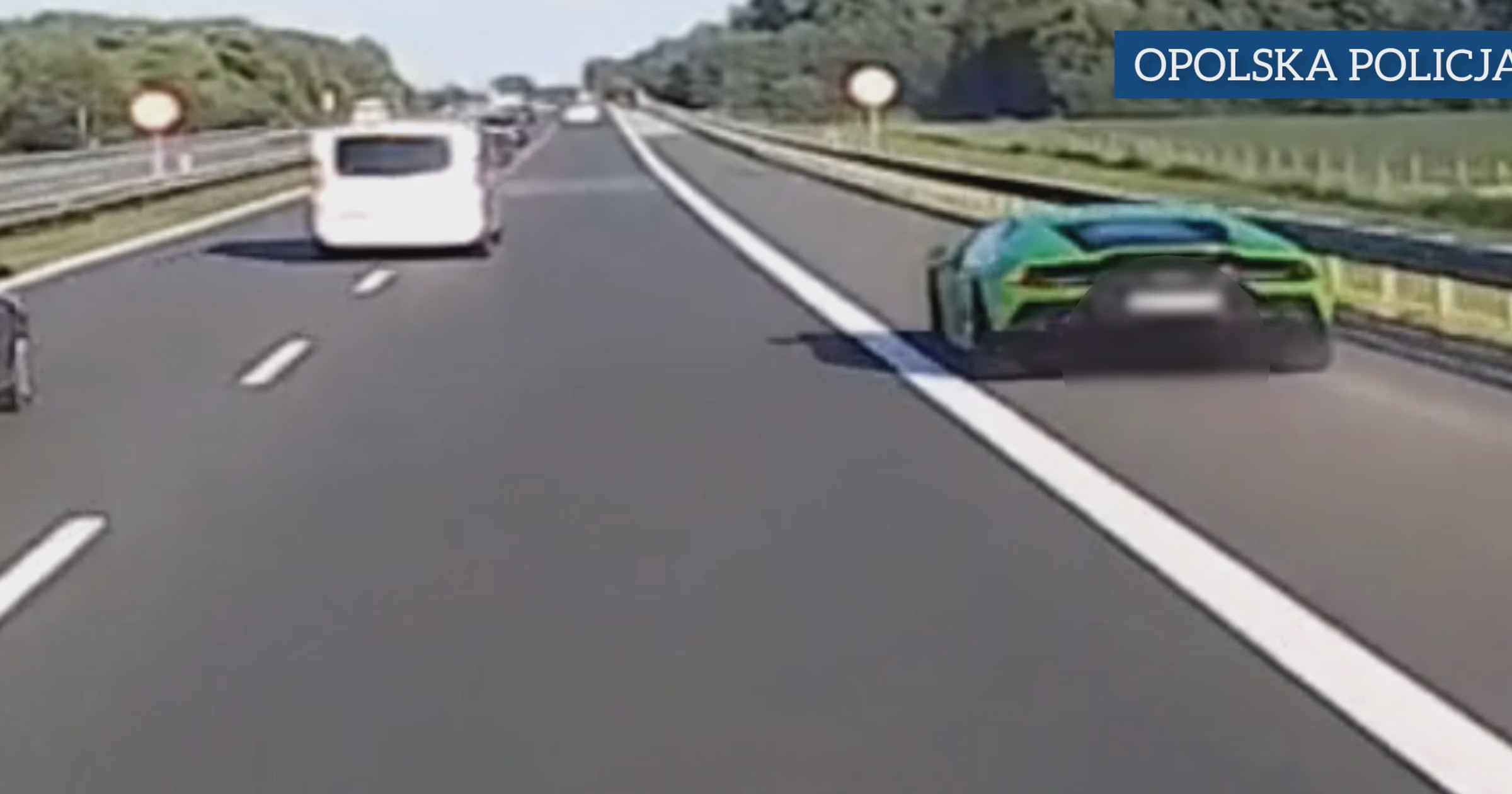 Kierowca Lamborghini wyprzedzał pasem awaryjnym