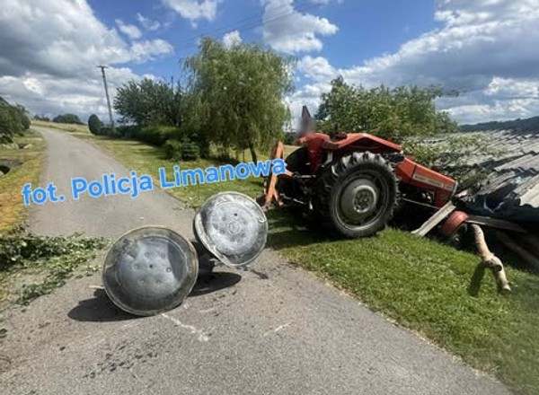 Stracił panowanie nad traktorem. 48-latek był niewiarygodnie wręcz pijany
