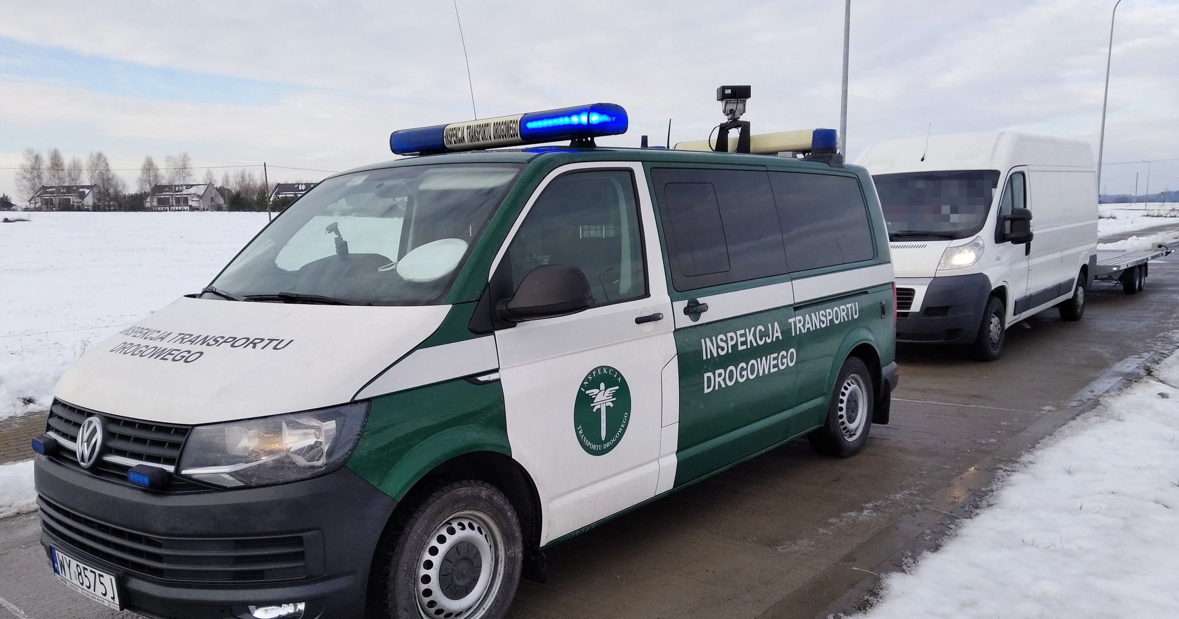 Założył inne tablice rejestracyjne, bo myślał, że nikt nie zauważy