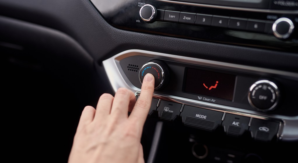 Klimatyzacja w samochodzie — zdjęcie ilustracyjne