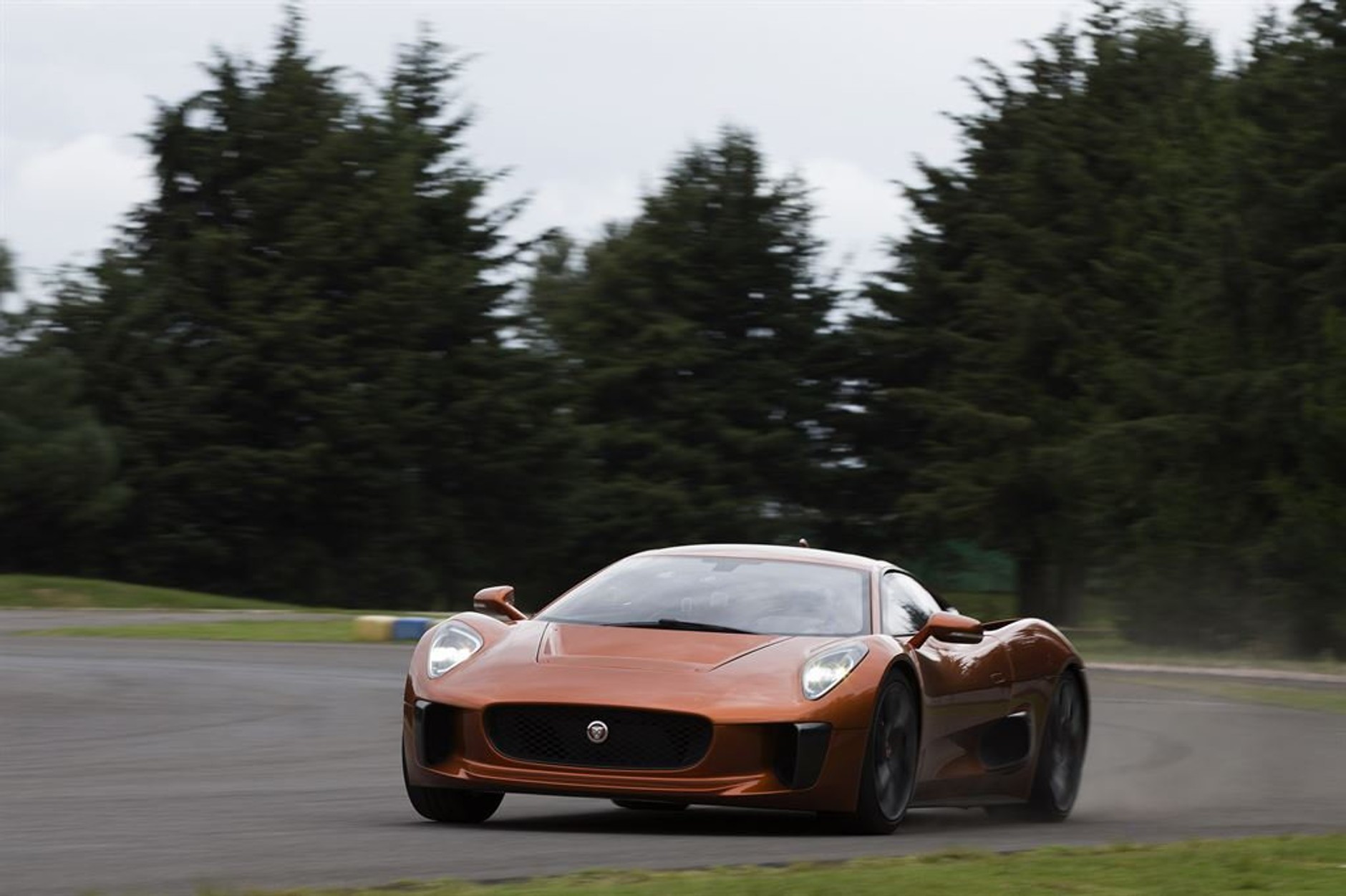 Felipe Massa za kierownicą Jaguara C-X75