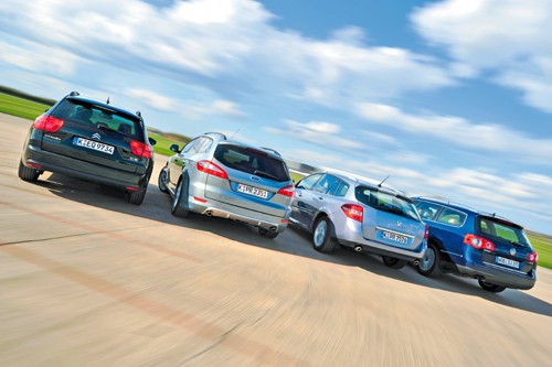 Volkswagen Passat kontra Renault Laguna, Ford Mondeo i Citroen C5 - Nowe turbo kombi na wakacje