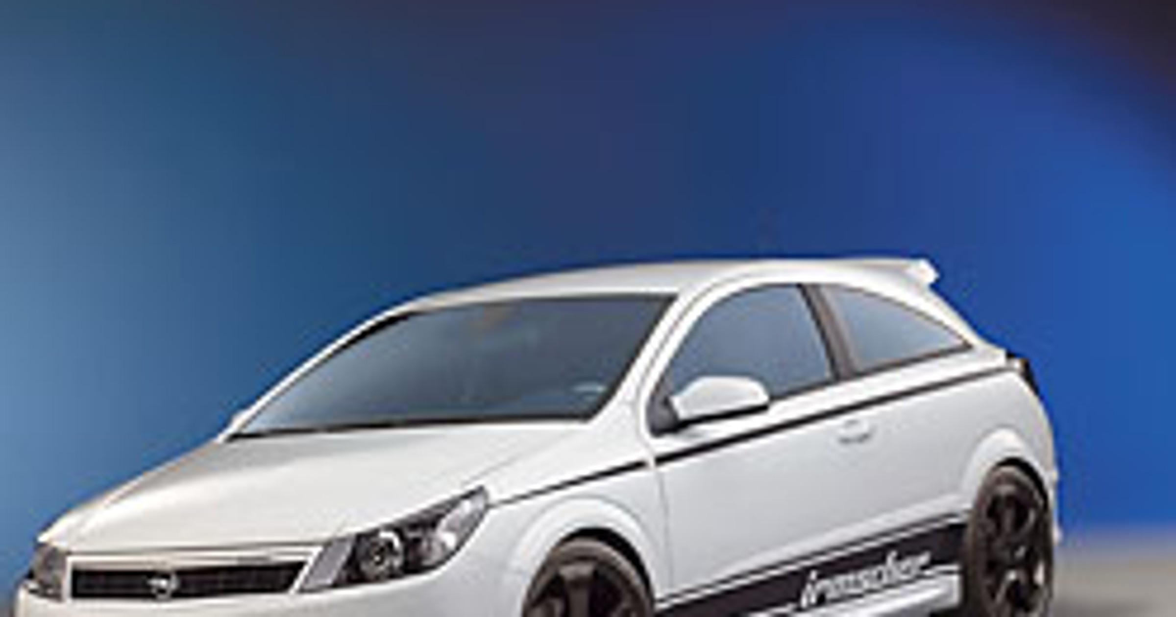 Irmscher Astra GTC Pure: biały hot-hatch
