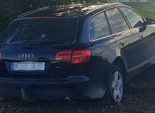 Pogranicznicy otworzyli bagażnik kombi i nie mogli się doliczyć. Był wypełniony po brzegi