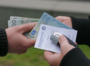 Kierowcy masowo dostają wezwania od UFG. Kary to nawet 9250 zł. Wystarczy jeden dzień spóźnienia