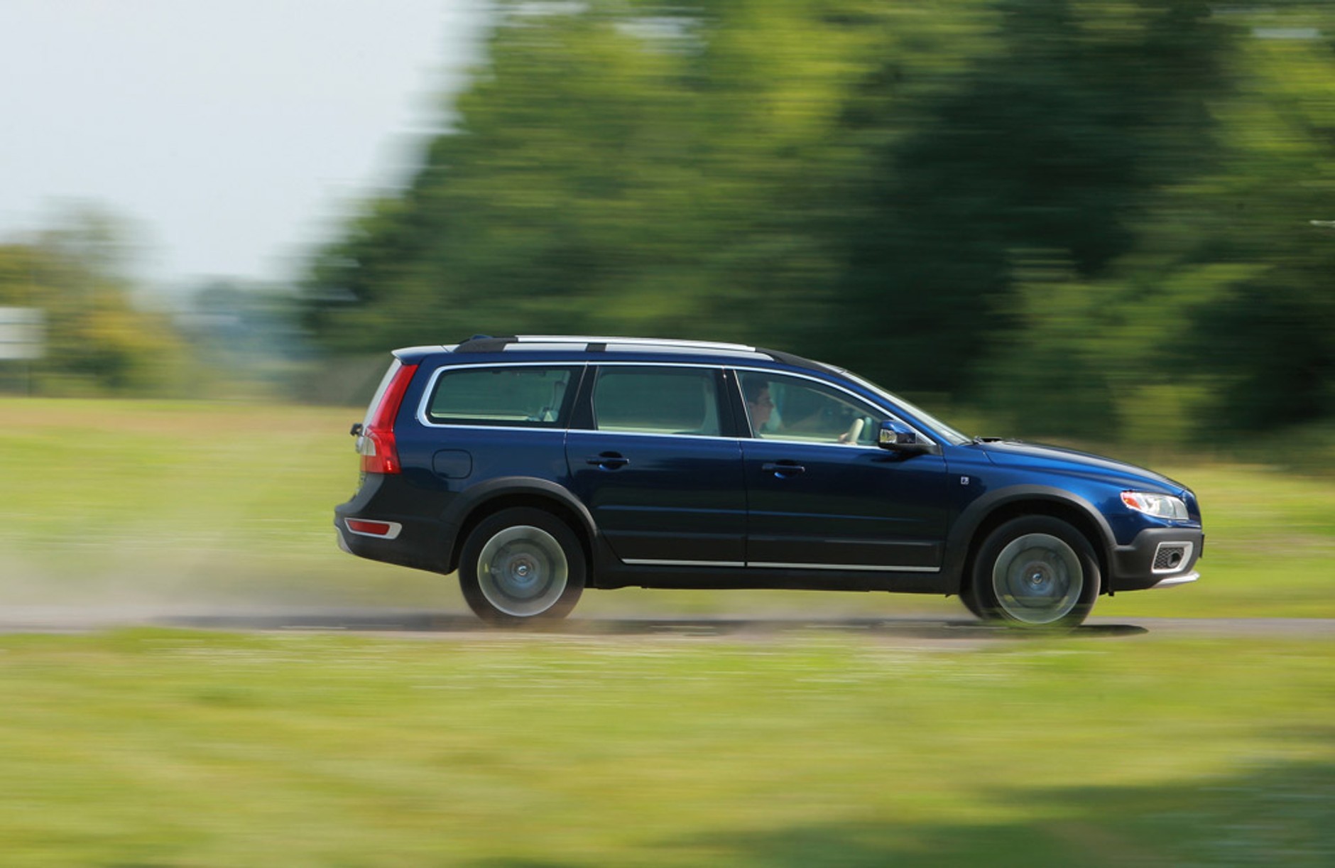 Test Volvo XC70 D3 Ocean Race: czy warto kupić przednionapędową wersję?