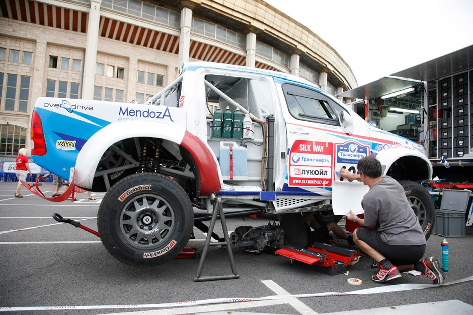 Silk Way Rally: wyprawa jedwabnym szlakiem
