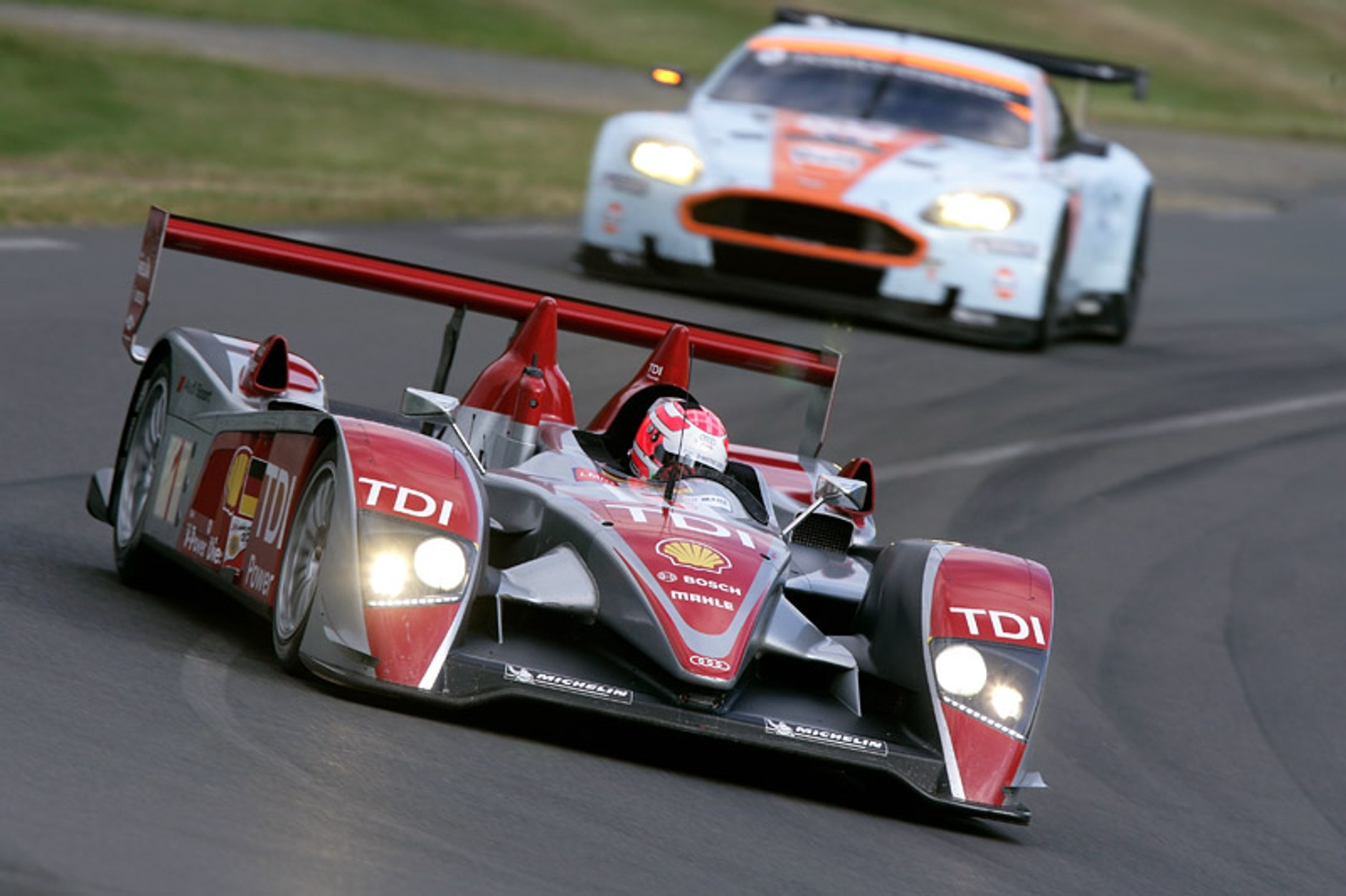 24 godziny Le Mans 2008: niespodziewana porażka Peugeota (fotogaleria)