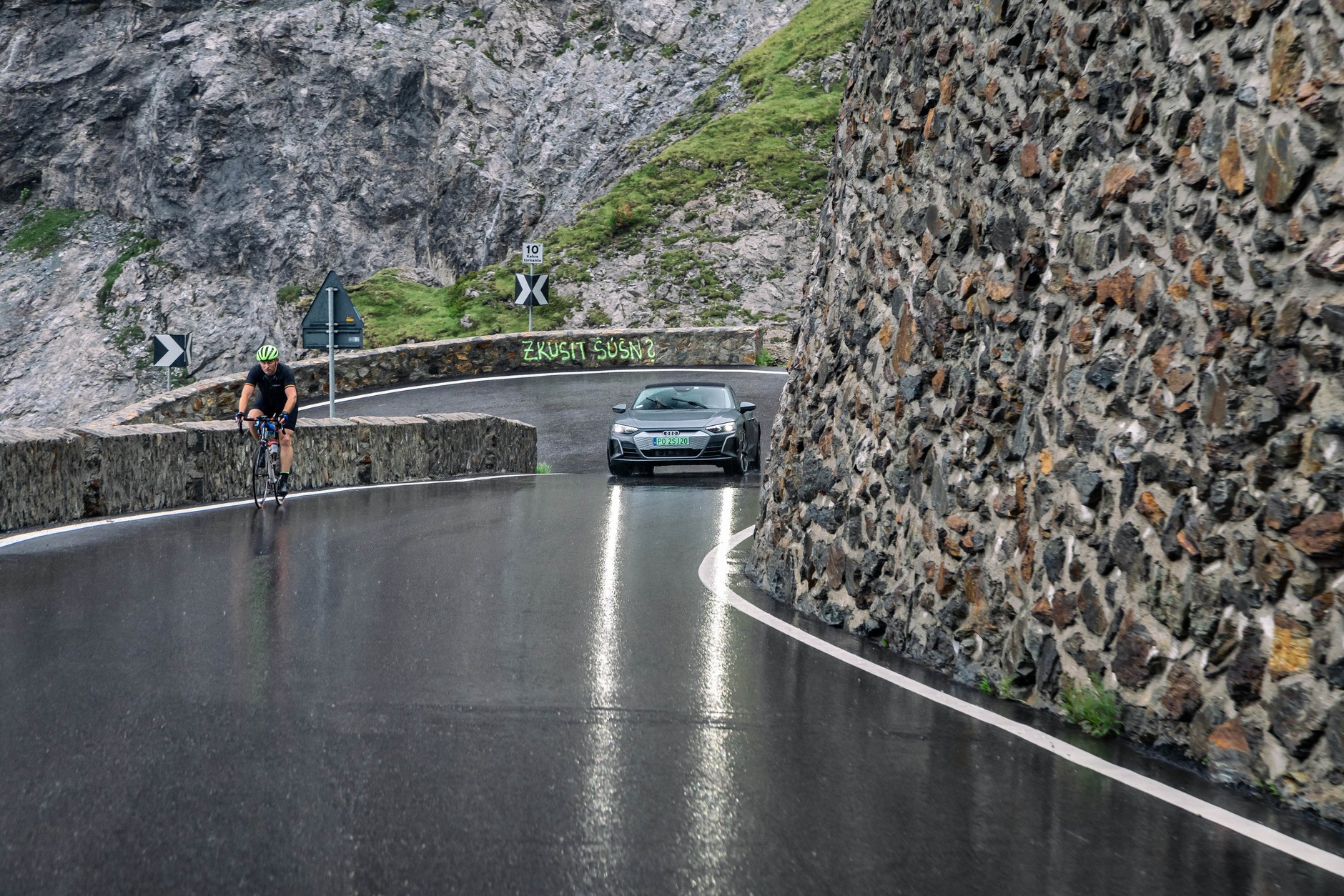 Elektromobilność Alpy Audi e-Tron S Audi e-Tron GT Porsche Taycan