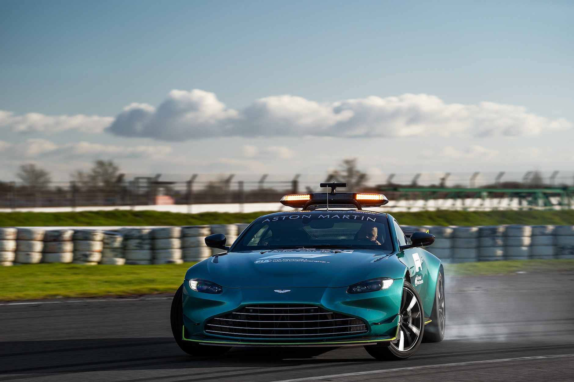 Aston Martin dostarczy auta funkcyjne do F1