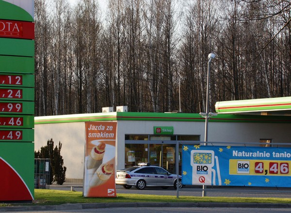 Jak jeździć taniej? Szukamy najtańszego paliwa