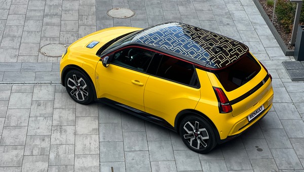 Renault 5 E-Tech już jest. Ma atrakcyjną cenę, fantastyczny wygląd i (za bardzo) nie nadaje się w trasę