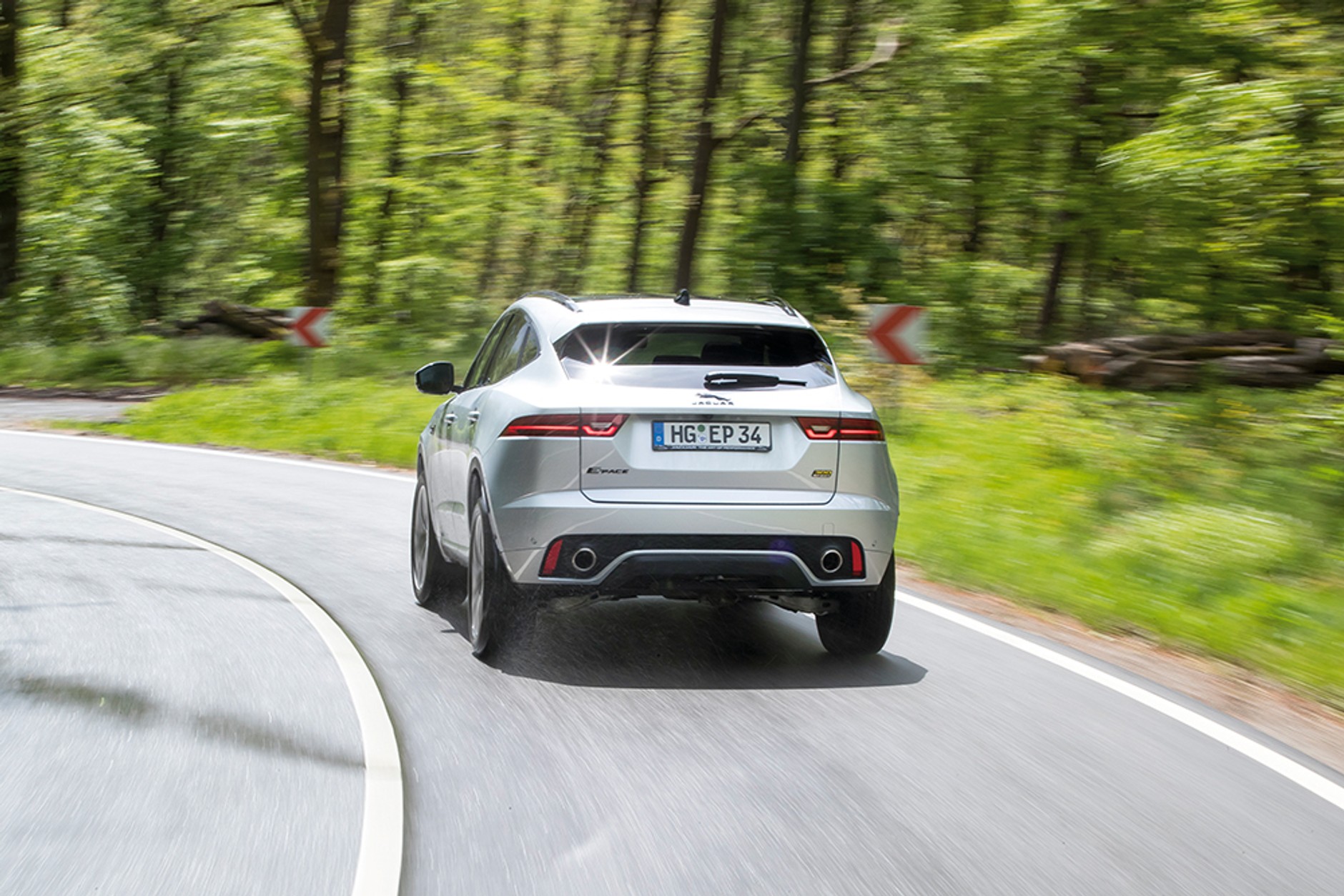 Jaguar E-Pace P300e (2021)