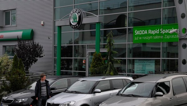 Sprzedaż nowych aut: wzrost w Polsce o 11 proc.! Liderem Skoda