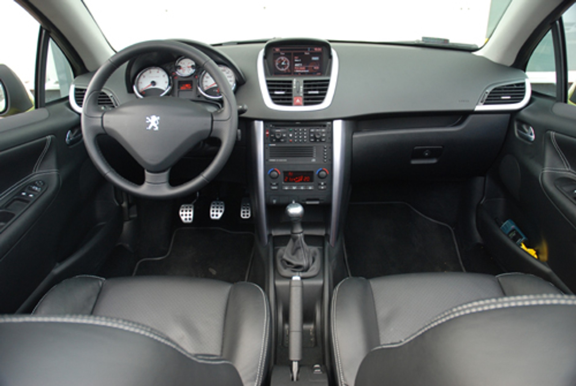 Peugeot 207 CC - Kompromis prawie idealny!