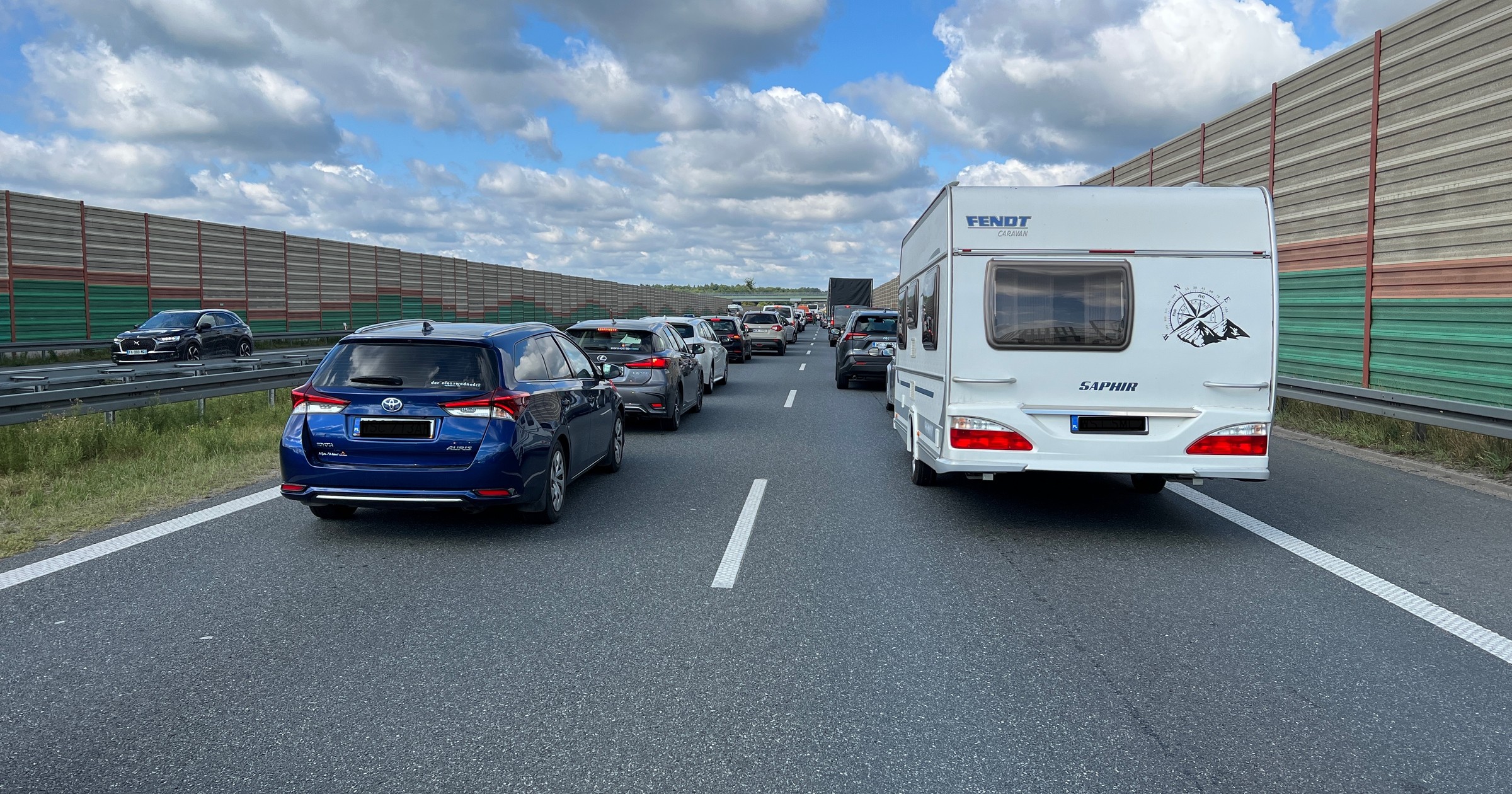 Zbliża się długi weekend majowy. Na drogi wyjadą tysiące kierowców
