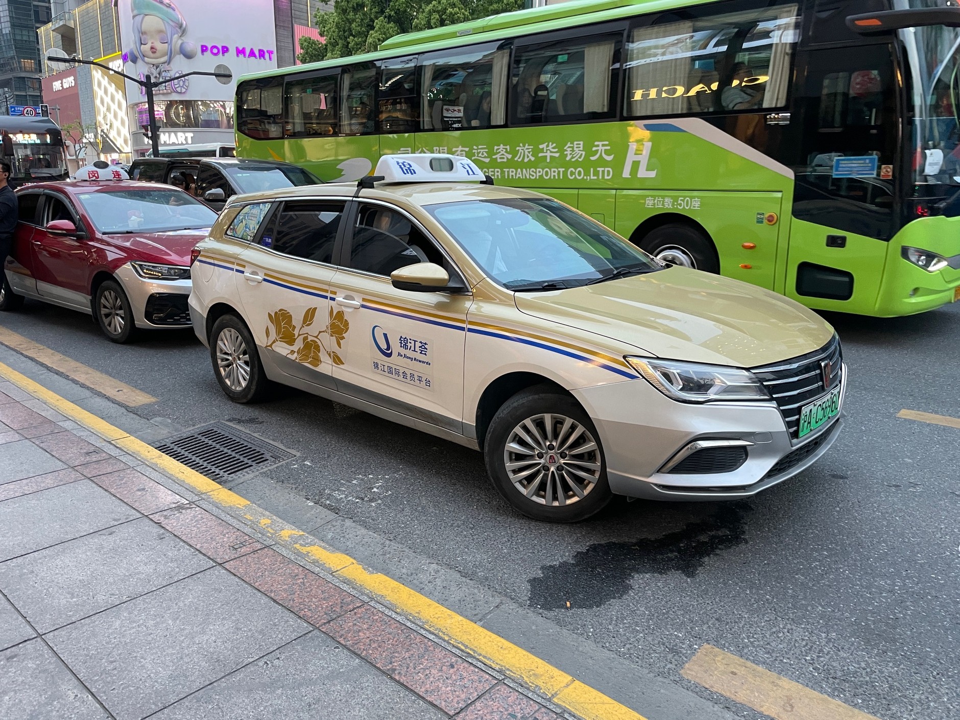 Chińska taksówka Roewe Ei5 w Szanghaju