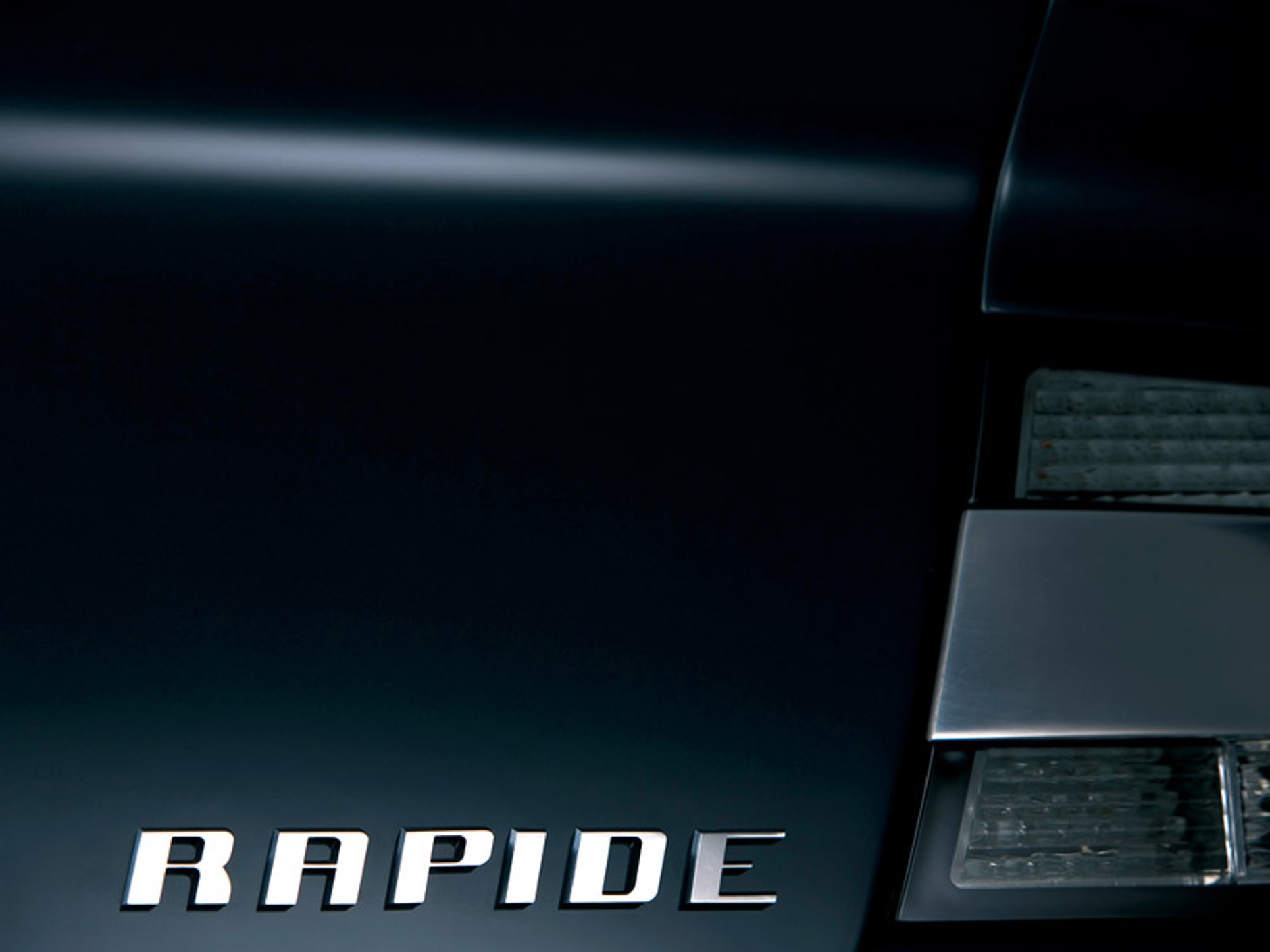 Genewa 2008: Aston Martin Rapide potwierdzony, produkcją zajmie się Magna Steyr