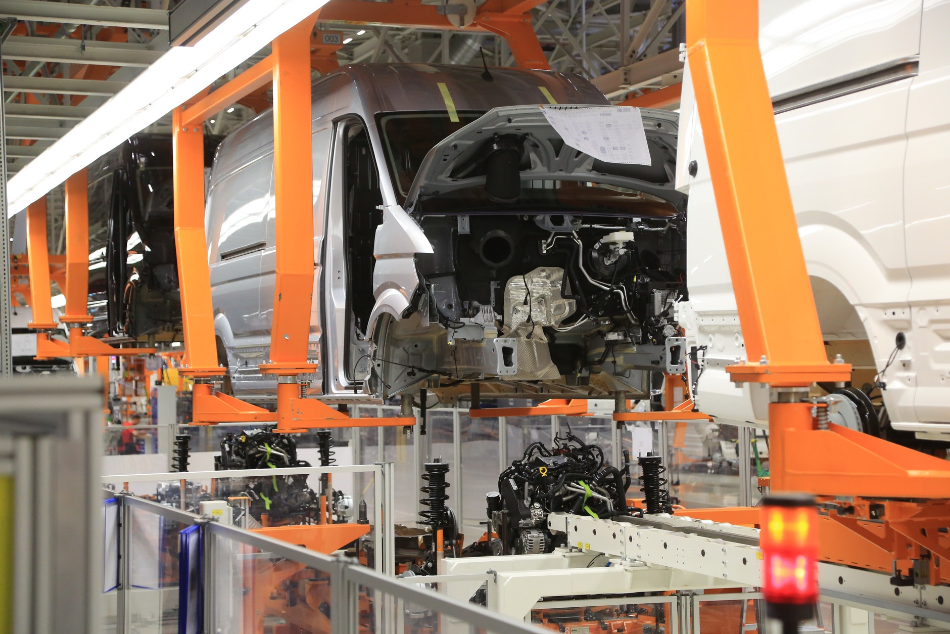 Fabryka Volkswagena we Wrześni: etapy produkcji Craftera na montażu