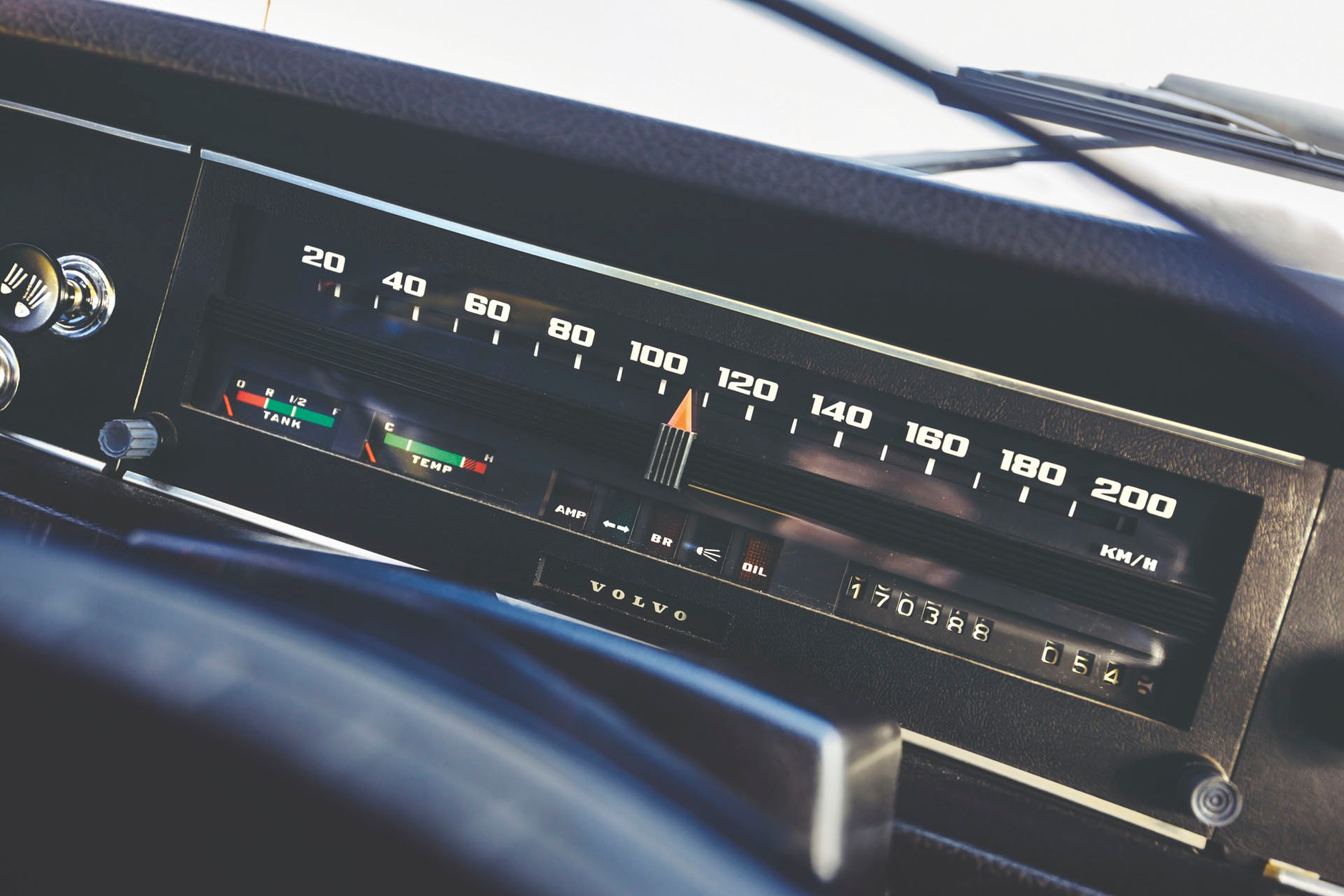 Volvo 142 DL - wakacje z przyczepką