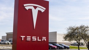 Tesla przed sądem. Pracownicy skarżą się na łamanie prawa